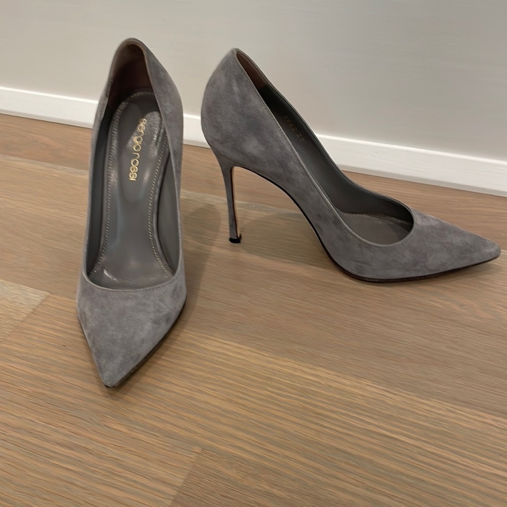 Sergio Rossi gray suede pumps